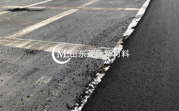 《绵阳科技城项目》土工格栅、防裂贴施工
