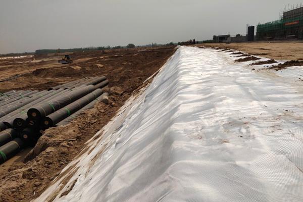 土工布选择合适的厚度有何要求？  第1张