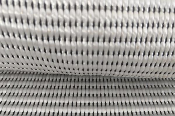 高强加筋土工布可以和土工膜搭配使用吗  第1张